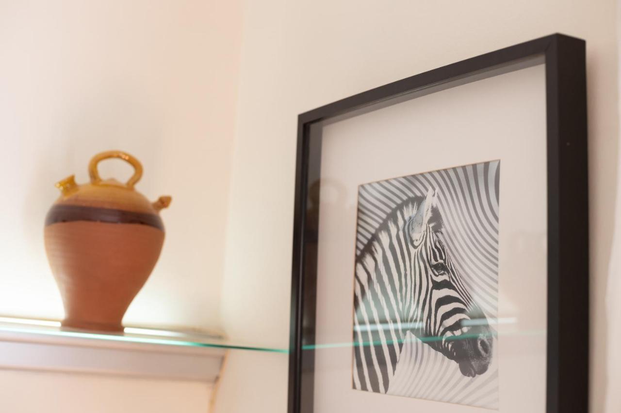 Aparteasy - Modernist Flat In Eixample Center Барселона Экстерьер фото
